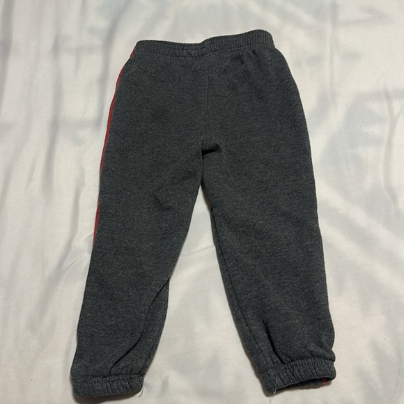 Under Armour Kids Charcoal Joggers with Red Accent Size 24 Months - Picture 4 of 4